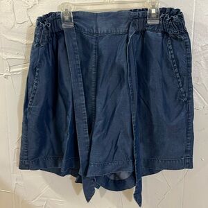 Ladies, denim shorts, size 12. HM brand.